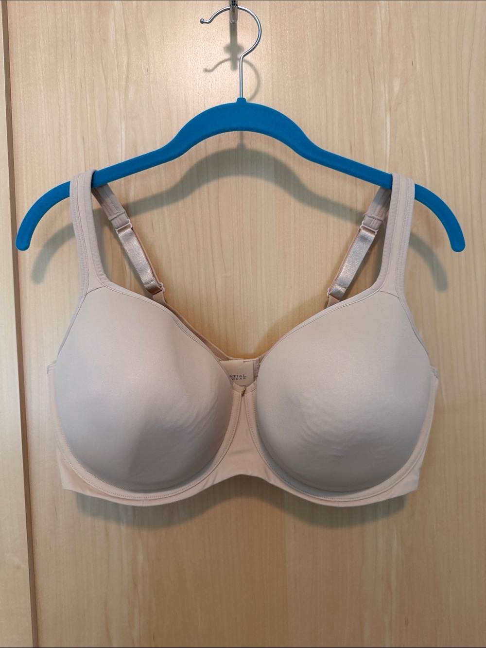 Essential Bodywear Seamless Underwire T-Shirt Bra in Neutral Cream